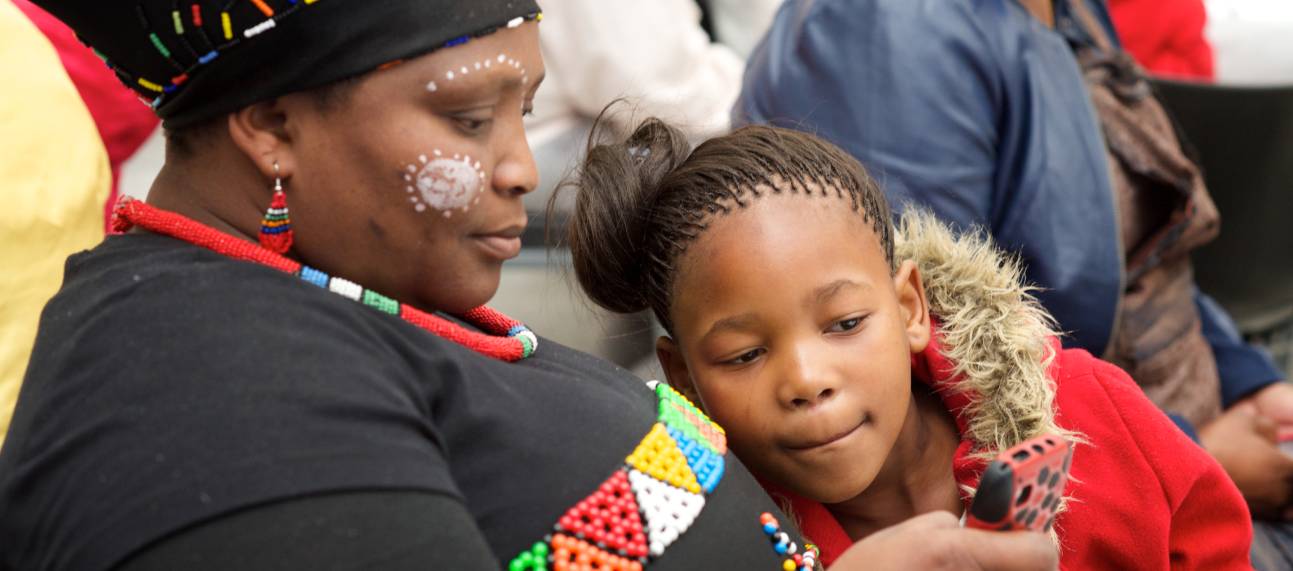 Brunettalar video onlayn