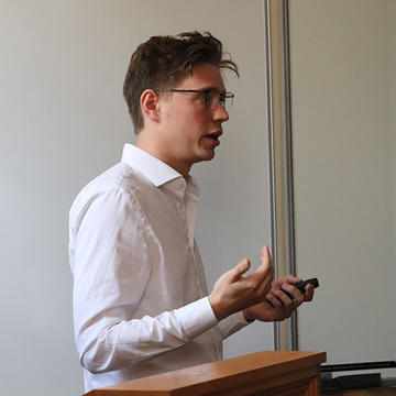 Caspar Kaiser presenting at Nuffield College